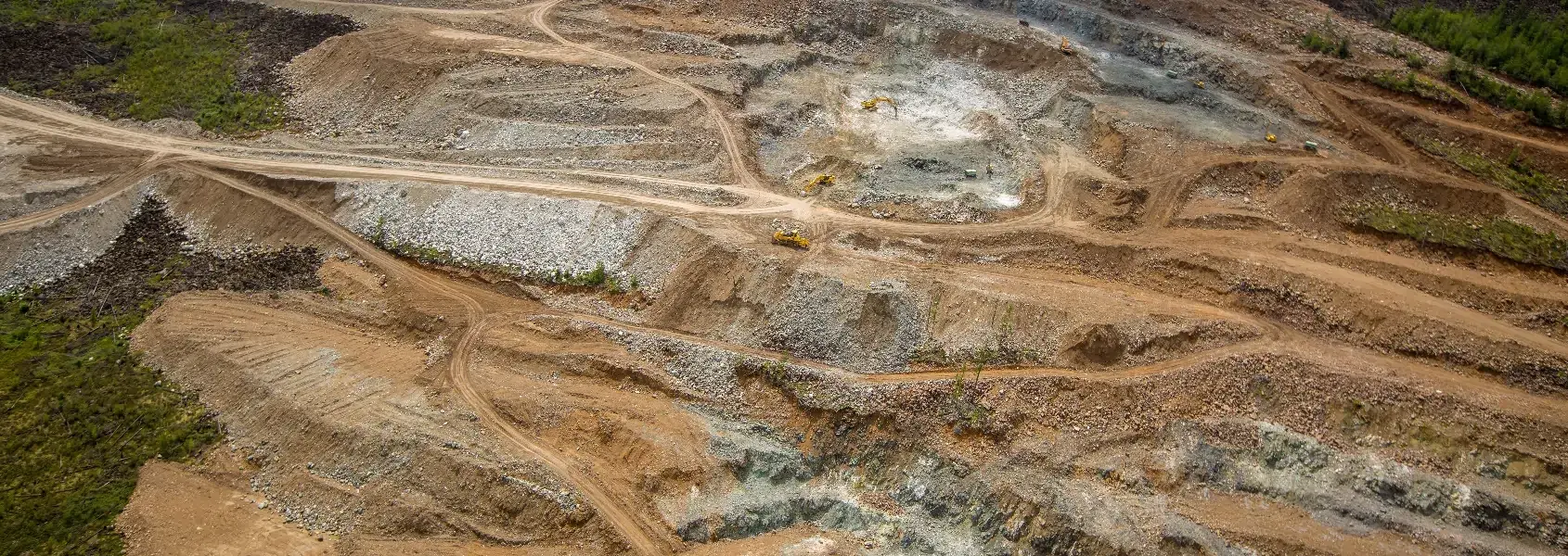 Где добывают нефрит в России?