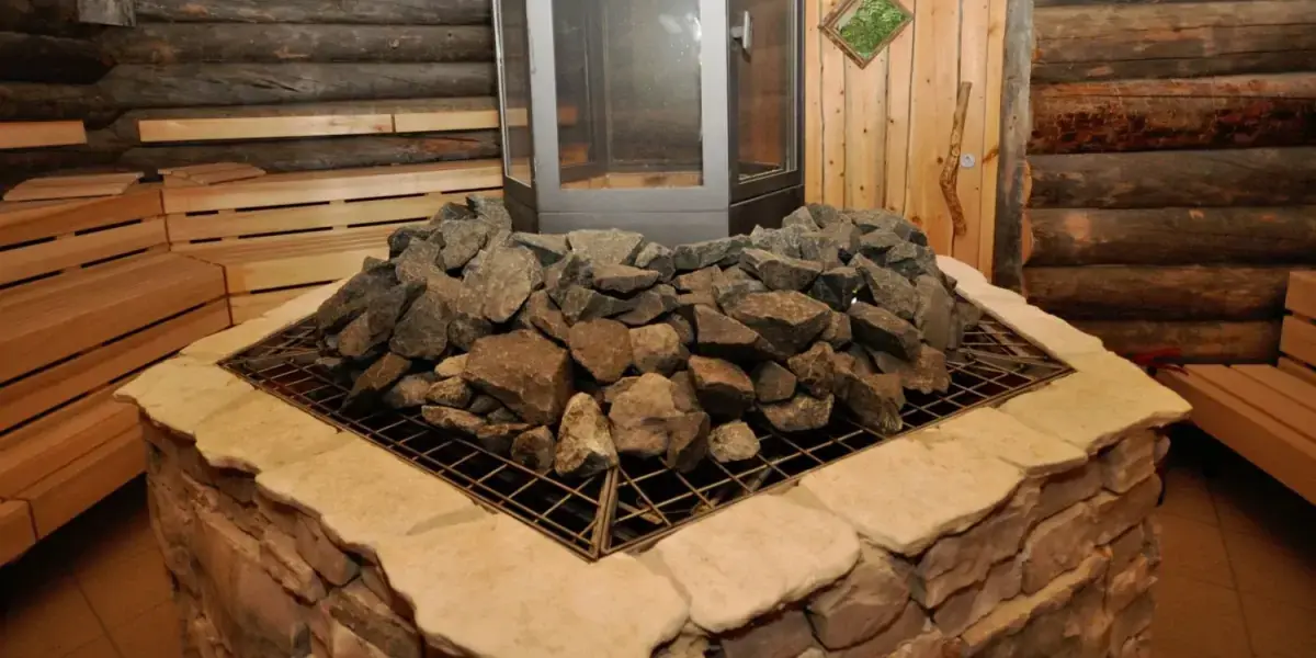 Камни для бани: какие выбрать для открытой каменки