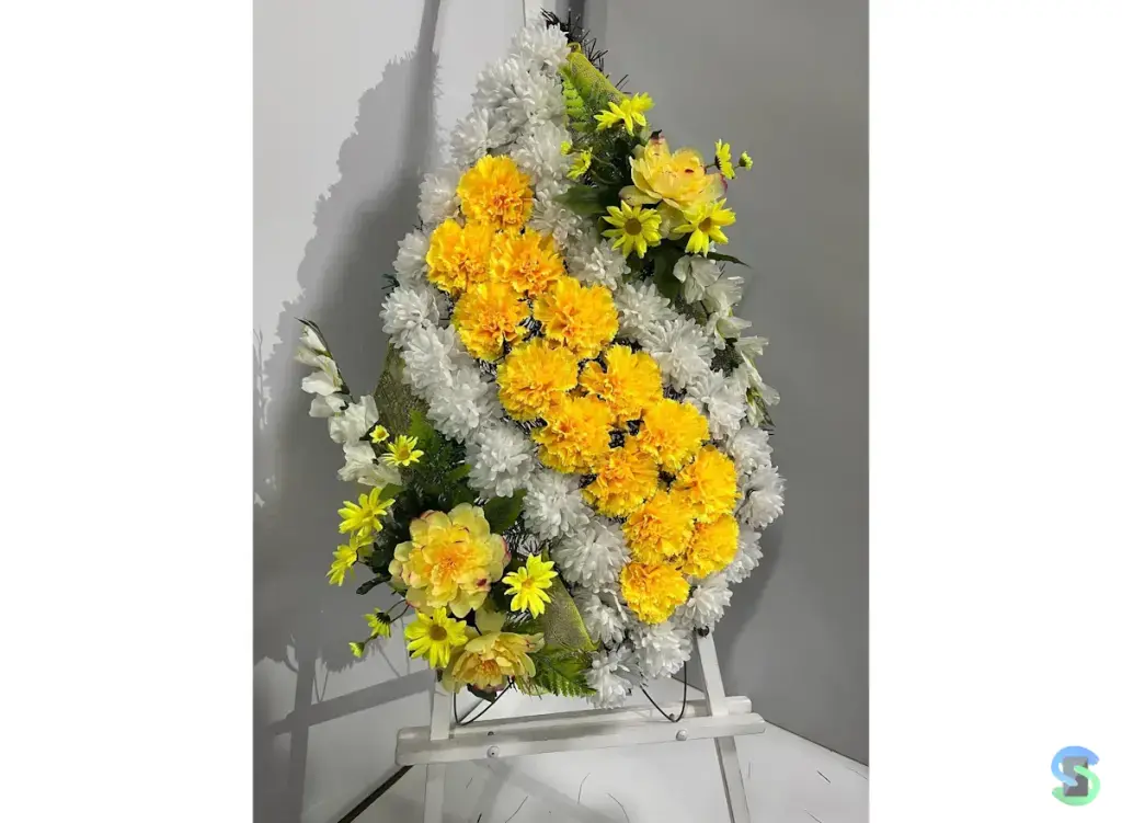 Венок ритуальный "Луч" 90 см.