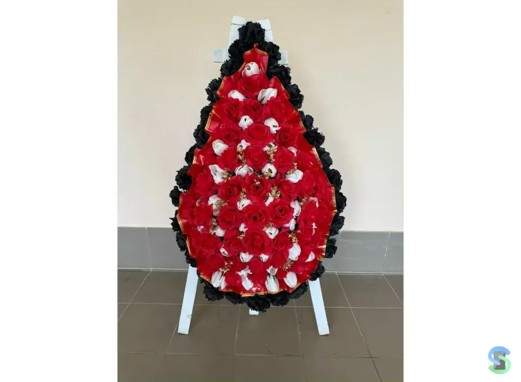 Венок ритуальный "Капля" 115 см.