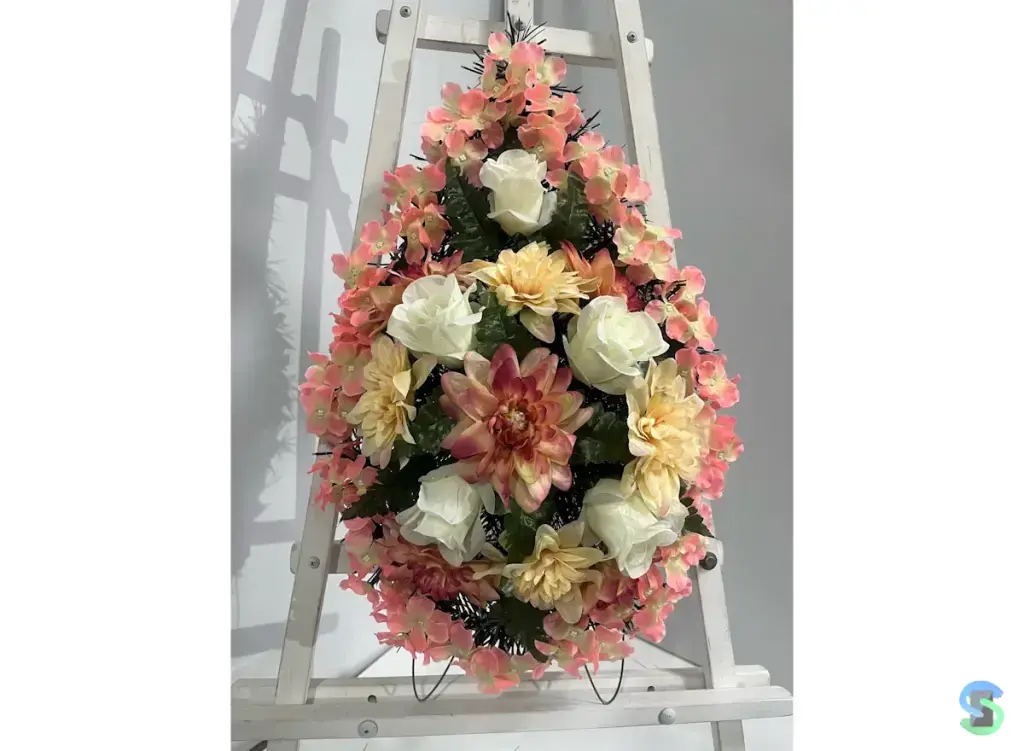 Венок ритуальный "Барбарис" 55 см.