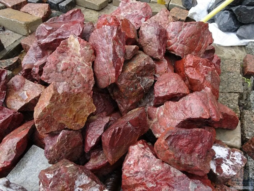 Яшма сургучная колотая