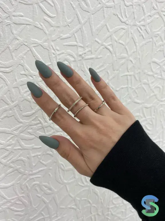 Наращивание ногтей с покрытием