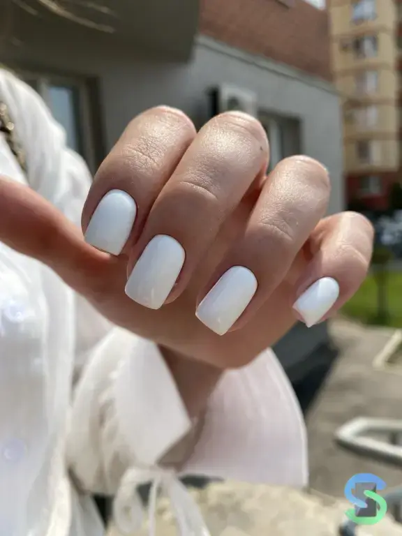 Наращивание ногтей с покрытием