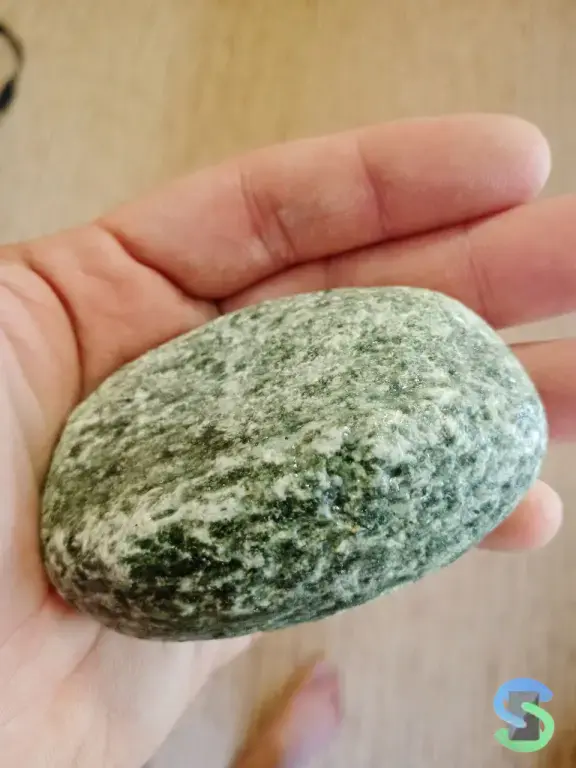 Жадеит для бани шлифованный