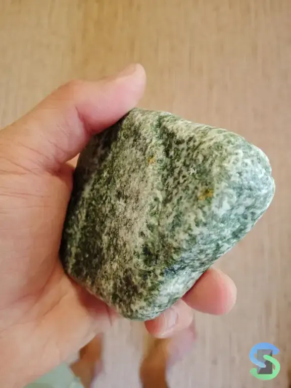 Жадеит для бани шлифованный