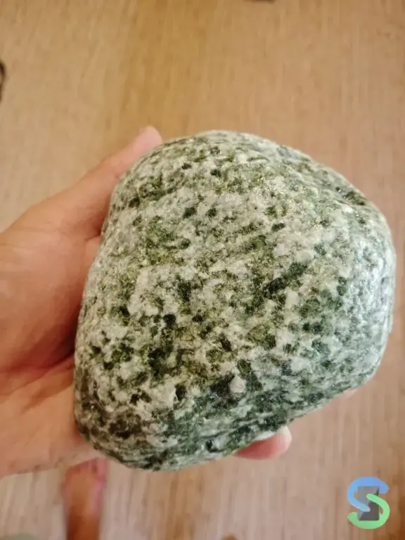 Жадеит для бани шлифованный